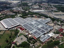 Layani Energi Bersih, PLN Suplai 90 GWh Untuk CCEP Indonesia dengan Renewable Energy Certificate
