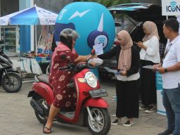 Ngabuburit Dan Bagi Takjil Bareng Iconnet PLN Icon Plus dan PLN ULP Jember