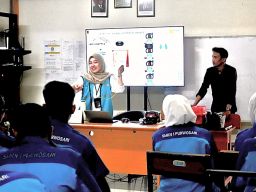PLN Icon Plus Perkuat Literasi Digital Siswa SMKN 1 Purwosari Melalui Program Kelas Industri