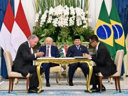 Semangat Hari Pahlawan, PLN dan J&F S.A Brasil Teken MoU di Hadapan Dua Presiden untuk Kembangkan PLTA di Indonesia