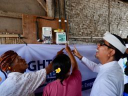 Dalam Semangat Hari Pahlawan, PLN Wujudkan Kepedulian dengan Sambung Gratis Listrik Rumah Warga Pra Sejahtera di Bali