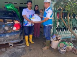 Peduli Bencana, PLN Icon Plus Gerak Cepat Distribusikan Bantuan Sembako Warga Nanggalo