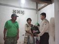 Polisi Salurkan Bantuan Sembako Kepada Korban Bencana Alam di Malang