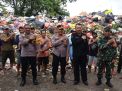 Polda Bali Mensosialisaikan Pentingnya Menjaga Kebersihan Melalui Program Jumat Curhat