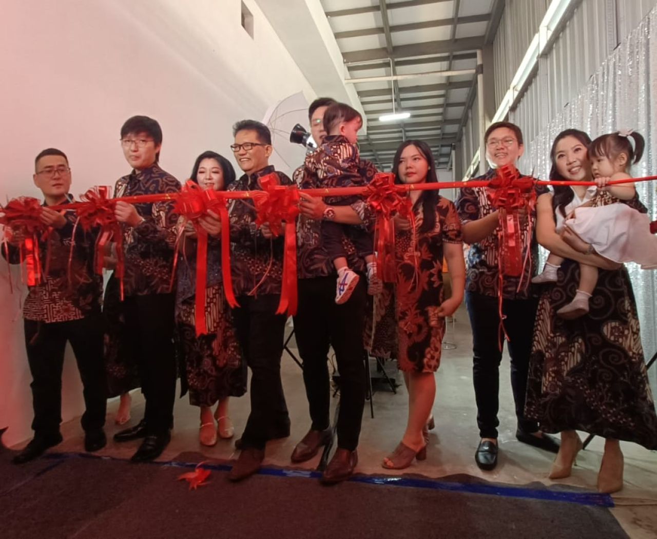 Salsa Kosmetik Dukung UMKM Siapkan Kebutuhan, Resmikan Pabrik Baru di Surabaya