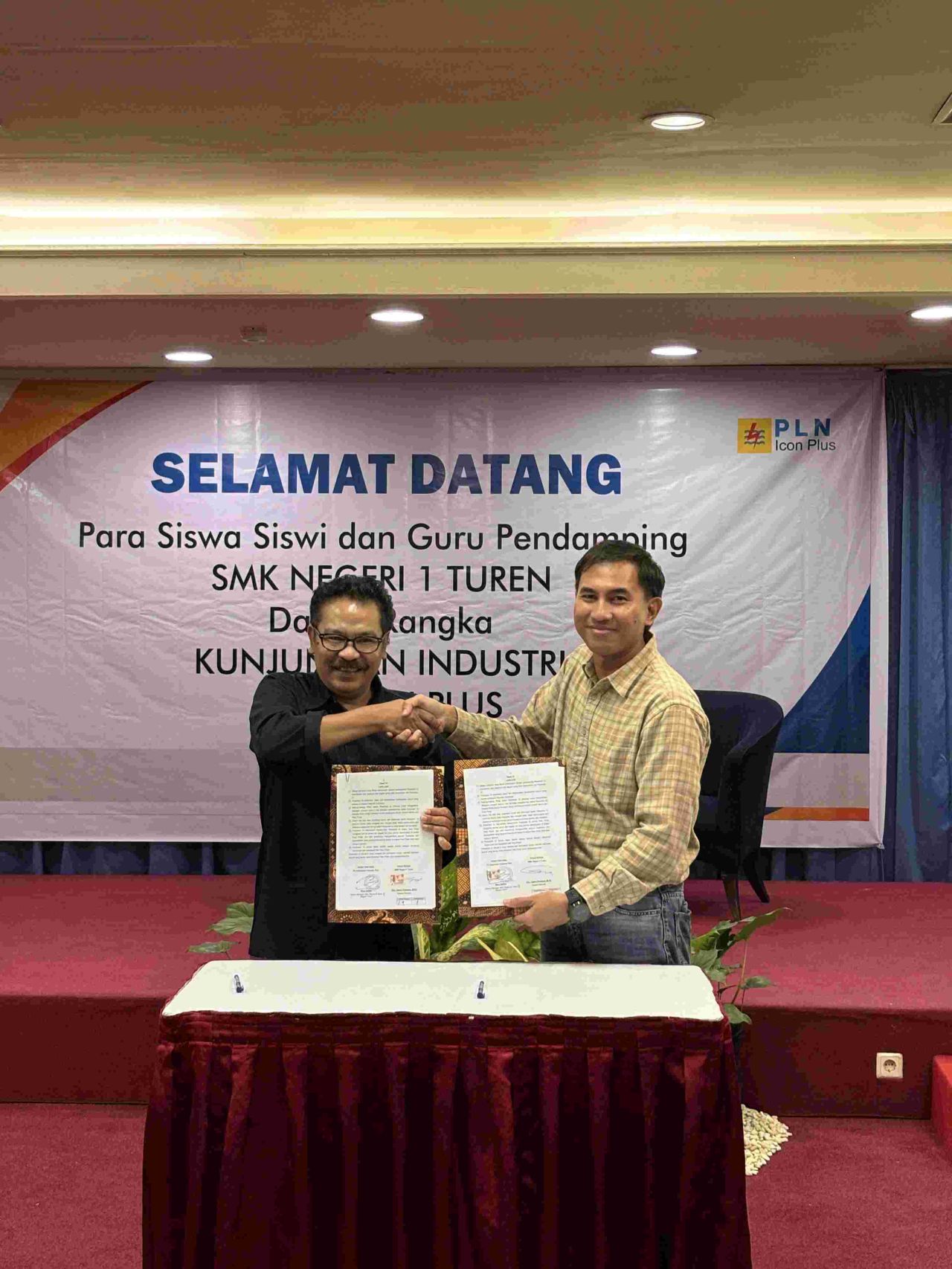 Kesepakatan Kerjasama Di Bidang Pendidikan Industri Telekomunikasi Antara PLN Icon Plus dan SMK N 1