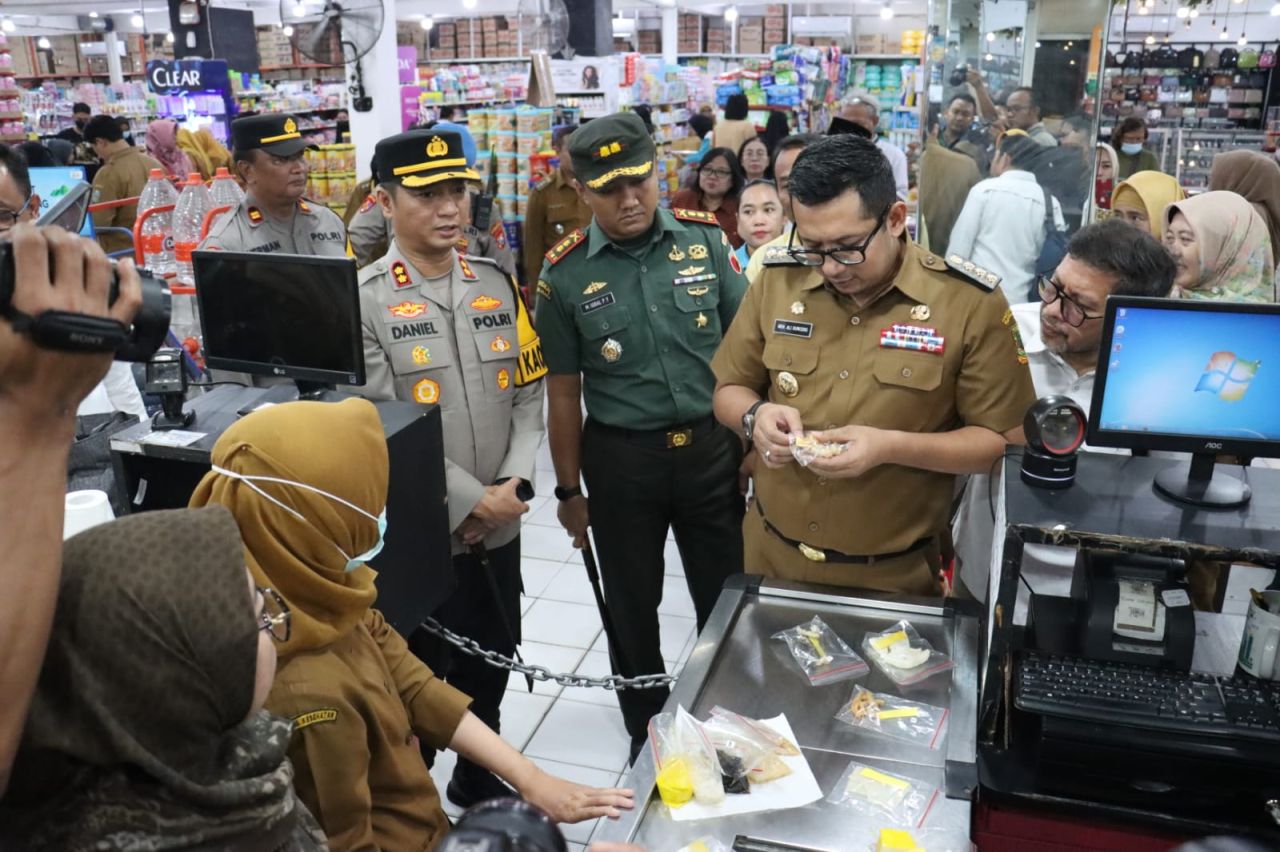 Pastikan Harga Pangan Jelang Lebaran, Forkopimda Kota Mojokerto Sidak Pasar dan Swalayan