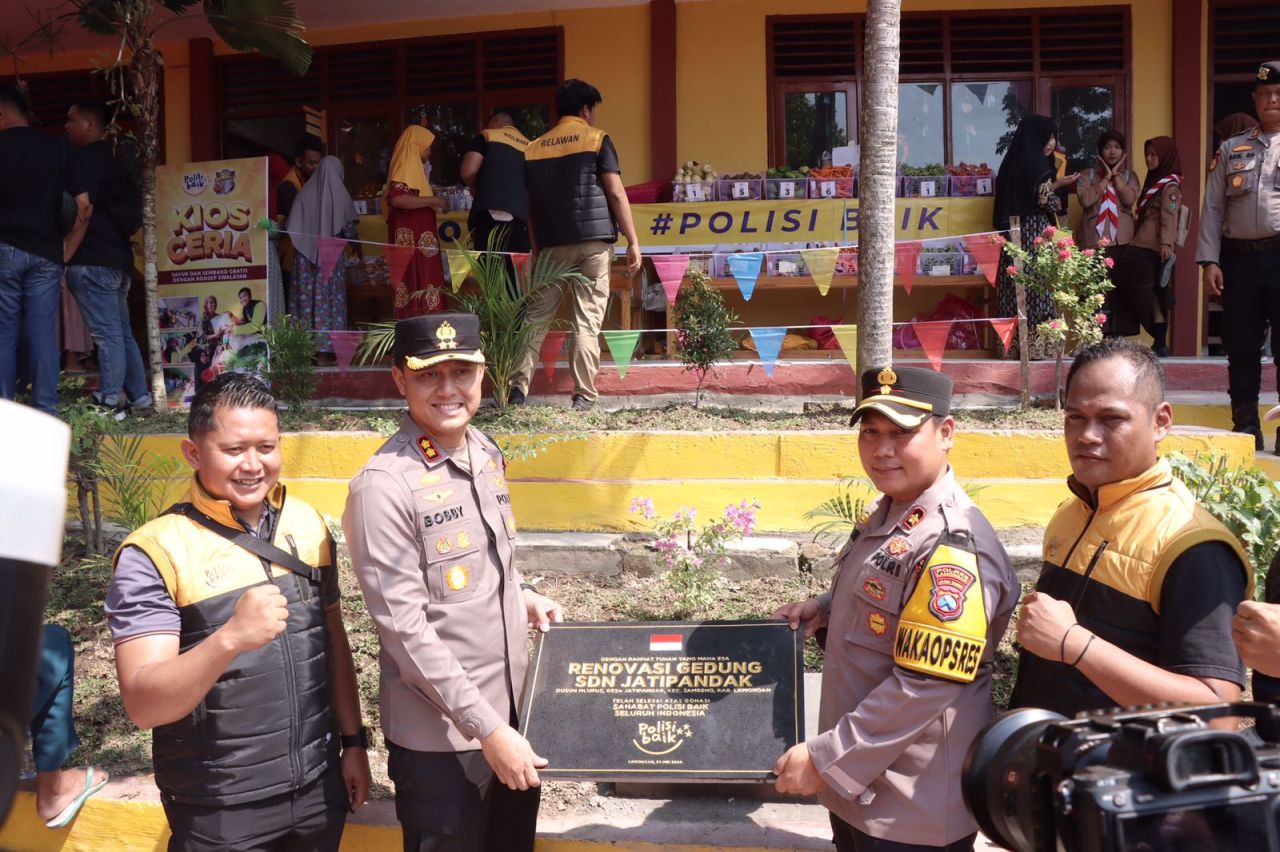 Polda Jatim Gelar Baksos dan Bakkes Laksanakan Program "Polisi Baik" di Lamongan