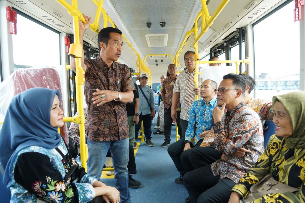 Kolaborasi Transportasi Hijau di Jakarta, PLN Layani 7,5 MVA untuk _Charging Station_ Bus Listrik