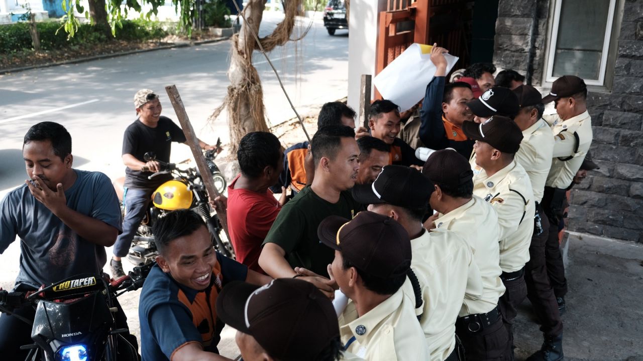 Dengan Semarak Kemerdekaan, PLN UIP JBTB Gelar Simulasi Tanggap Darurat Huru Hara & Teror Bom di Komplek PLN Ketintang