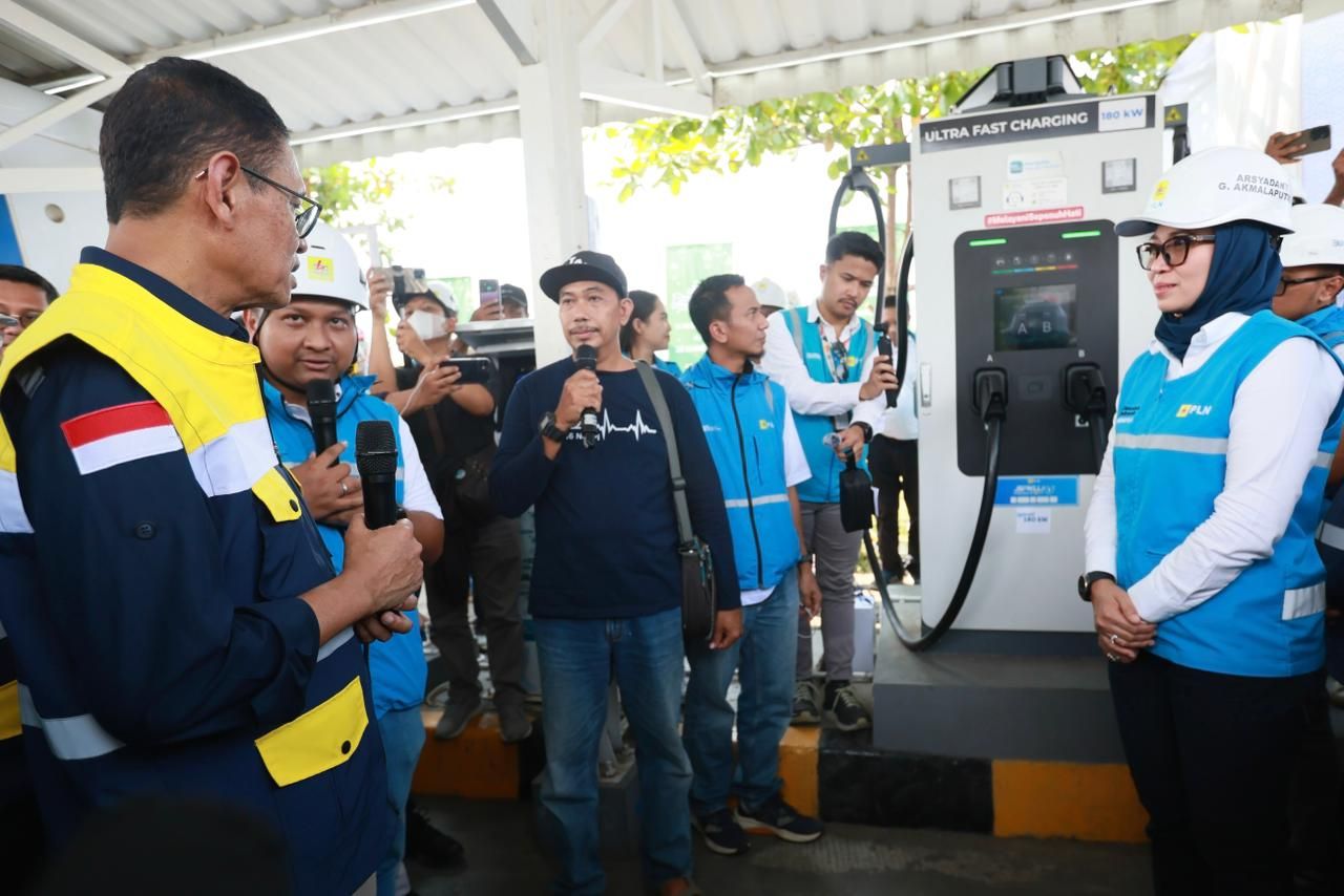 Puncak Arus Mudik Idul Fitri, Kementerian ESDM dan PLN Cek Operasional SPKLU dalam Melayani Pemudik EV