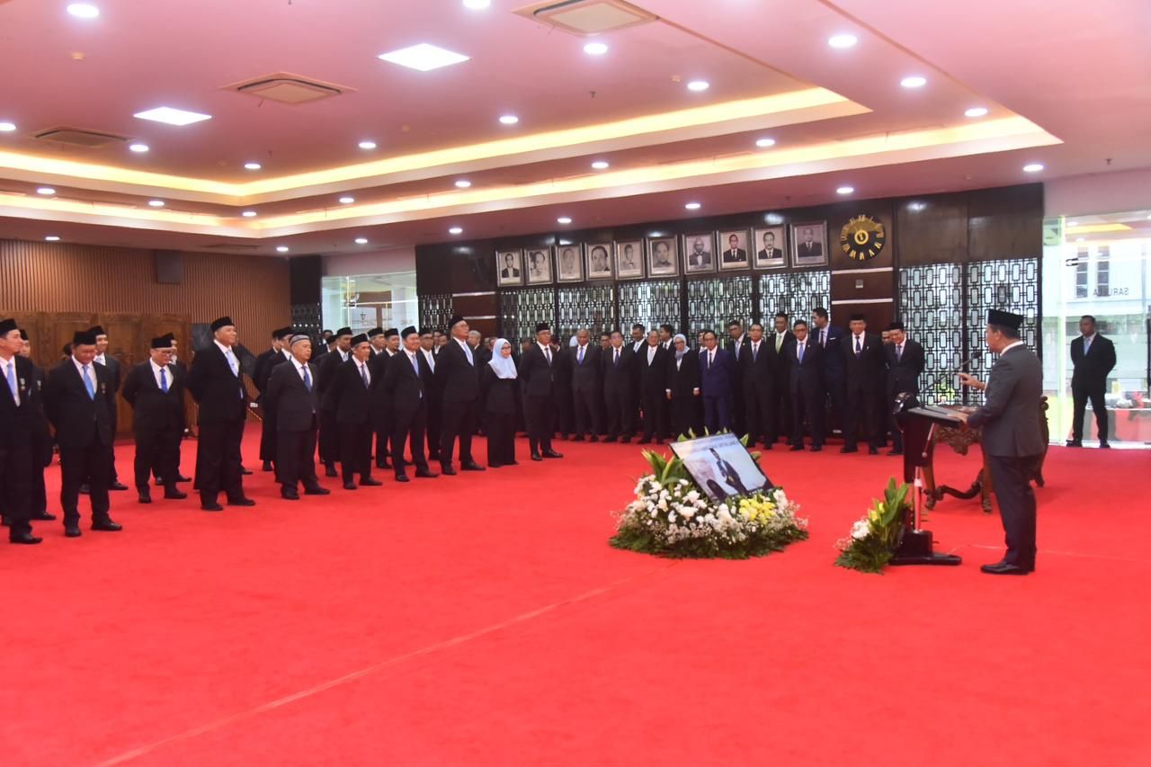 Momen Hari Buruh, 8 Insan PLN Terima Tanda Kehormatan dari Presiden RI