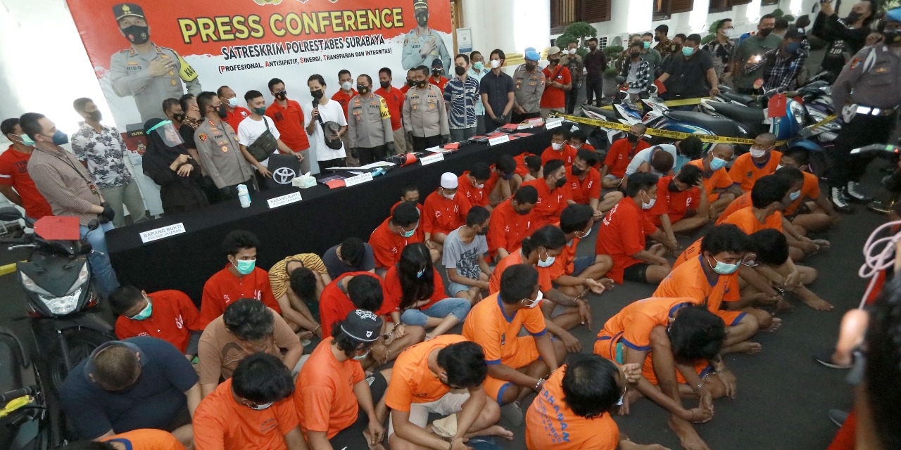 Polrestabes Surabaya Gulung Puluhan Pelaku Kriminal