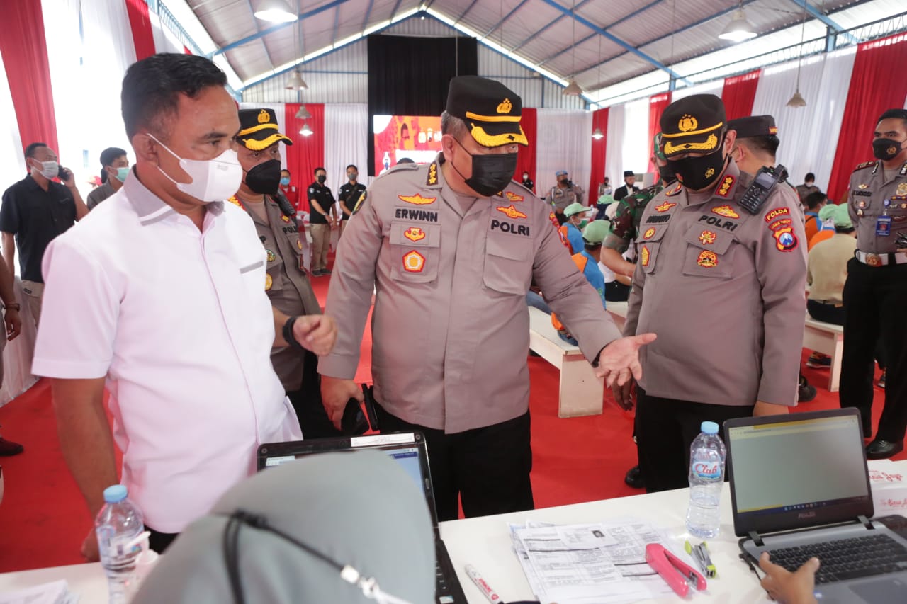 Polda Jatim Gelar Vaksinasi Serentak di 61 Titik