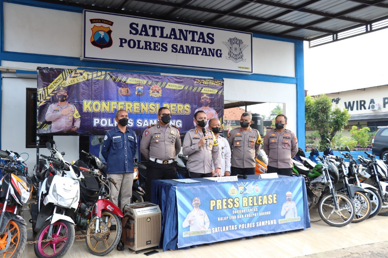 Jelang Bulan Suci Ramadhan, Polres Sampang Amankan 40 Ranmor di Arena Balap Liar