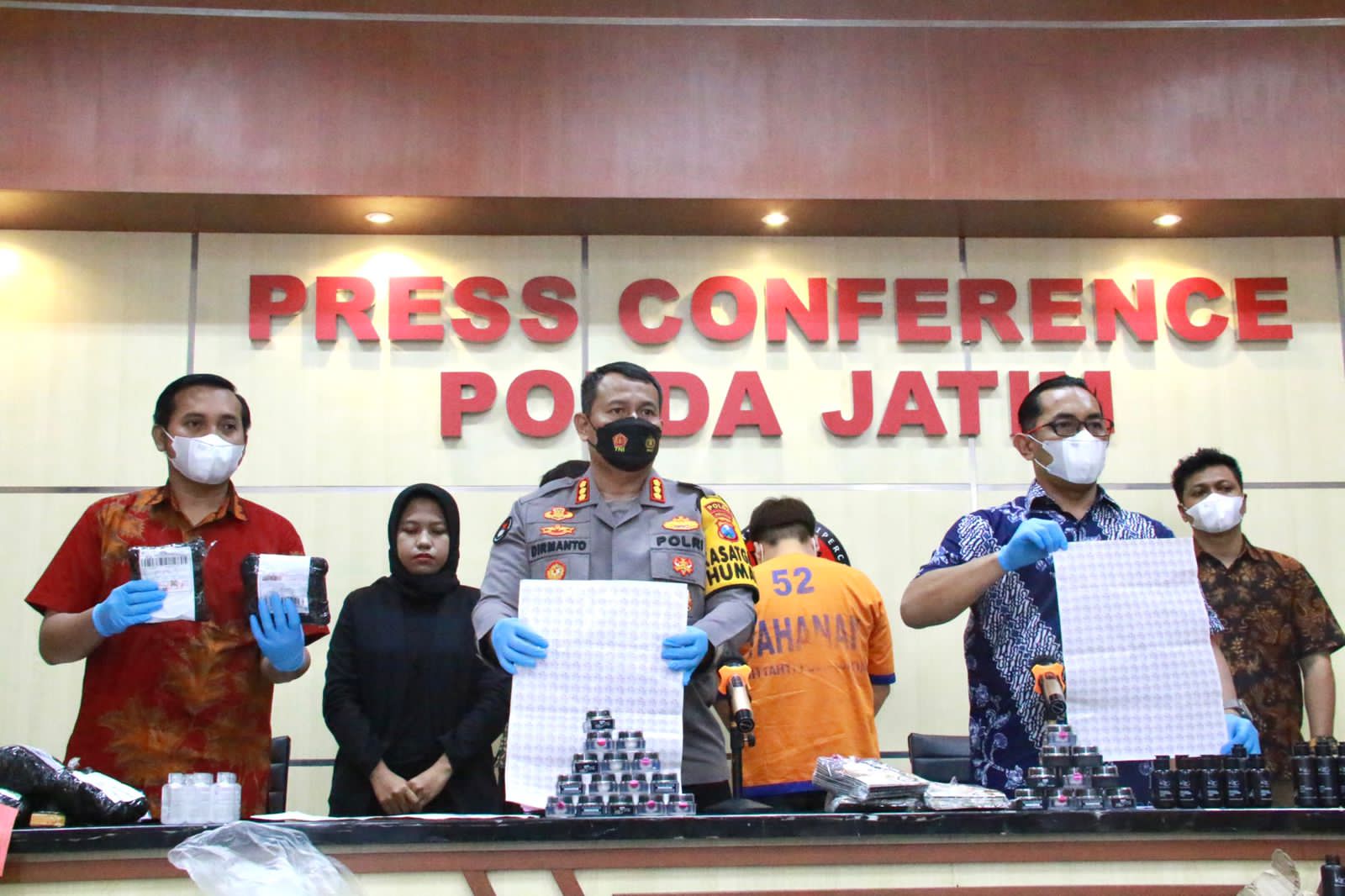 Palsukan Merk Kosmetik, Warga Tuban Raup Ratusan Juta Per/Bulan
