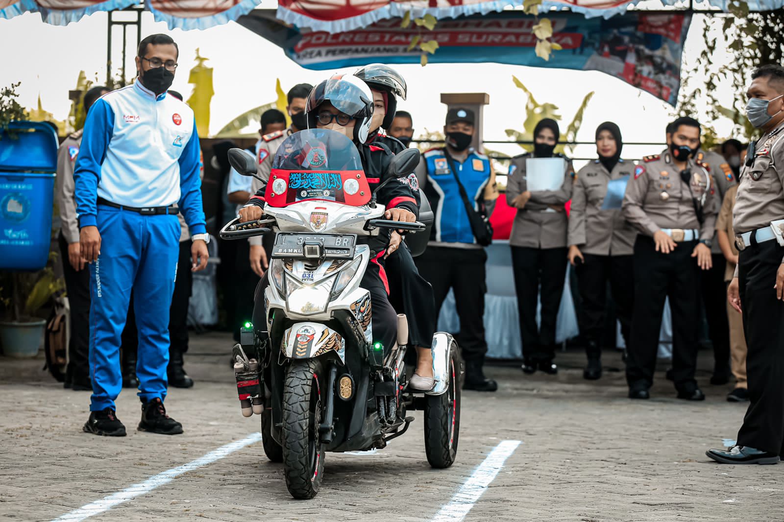 Program SIM Cak Bhabin Polrestabes Surabaya Permudah Masyarakat Mendapatkan Pelayanan SIM