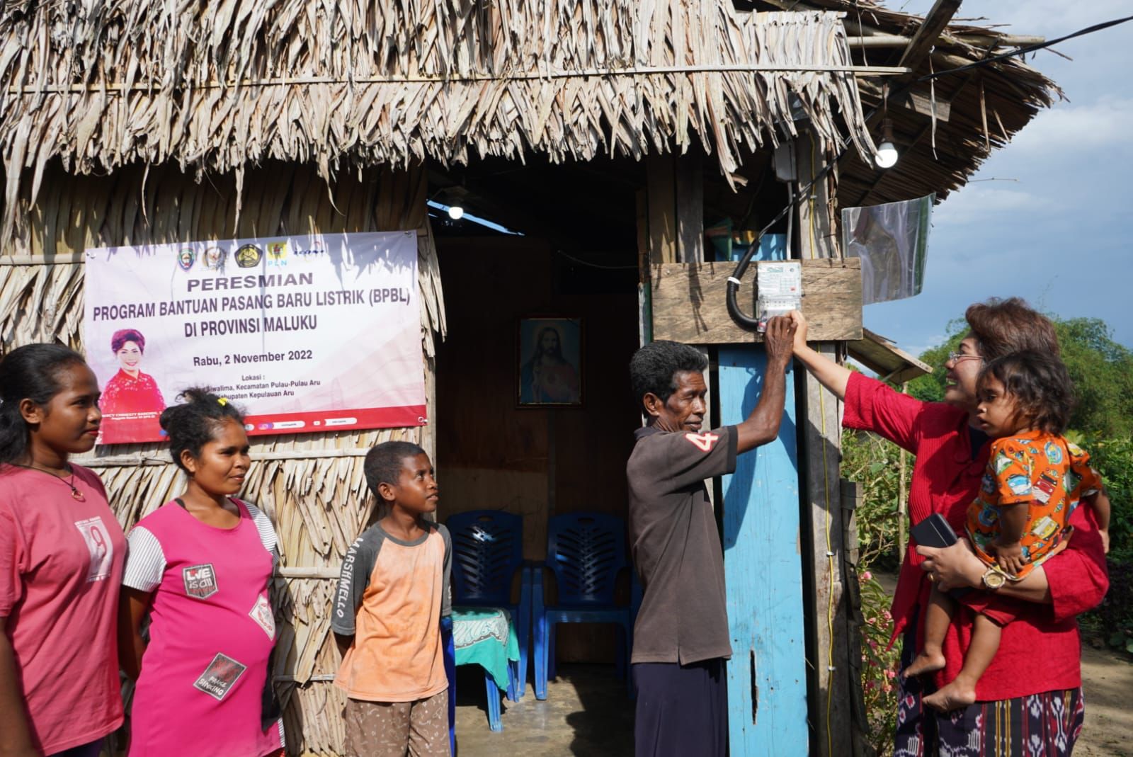Di Maluku, 1.904 Rumah Tangga Tidak Mampu Mendapat Bantuan Pemerintah Berupa Penyambungan Listrik PLN Gratis